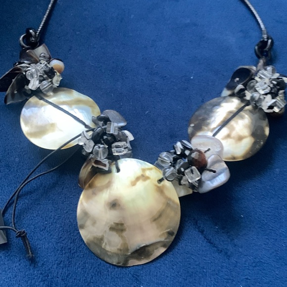 Shell Statement Necklace - Picture 2 of 5